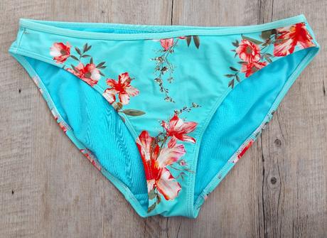 Bledomodré dámske bikiny, 40