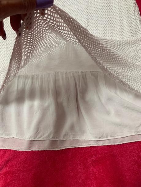 Krásne čipkované tielko podšité elastické, l / m