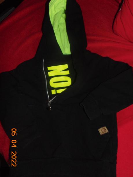 Krasne stylove znackove mikiny, 104