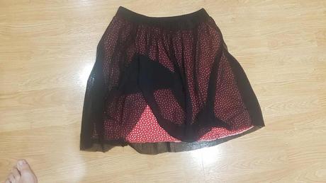 Červeno čierna sukňa na gumu v. l, l