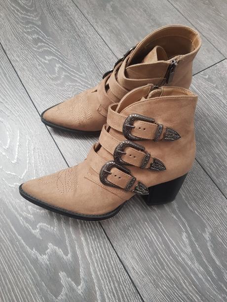 Kovbojky parfois, 36