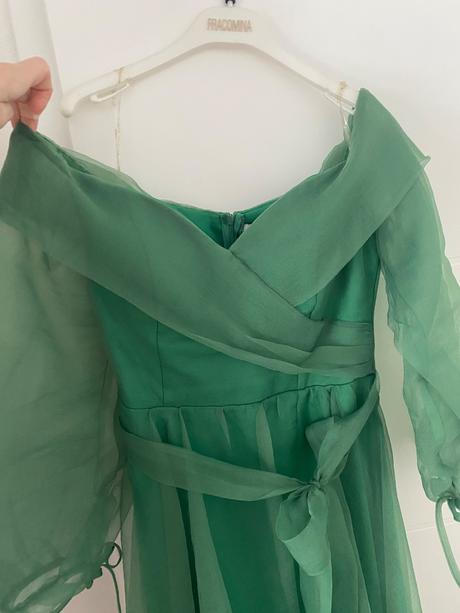 Krásne  tylové šaty, 38