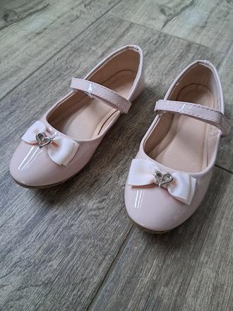 Lakované topánky, 35