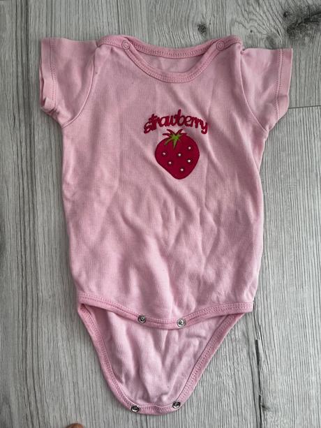 2 kusy ružových body s obrazkom, 74