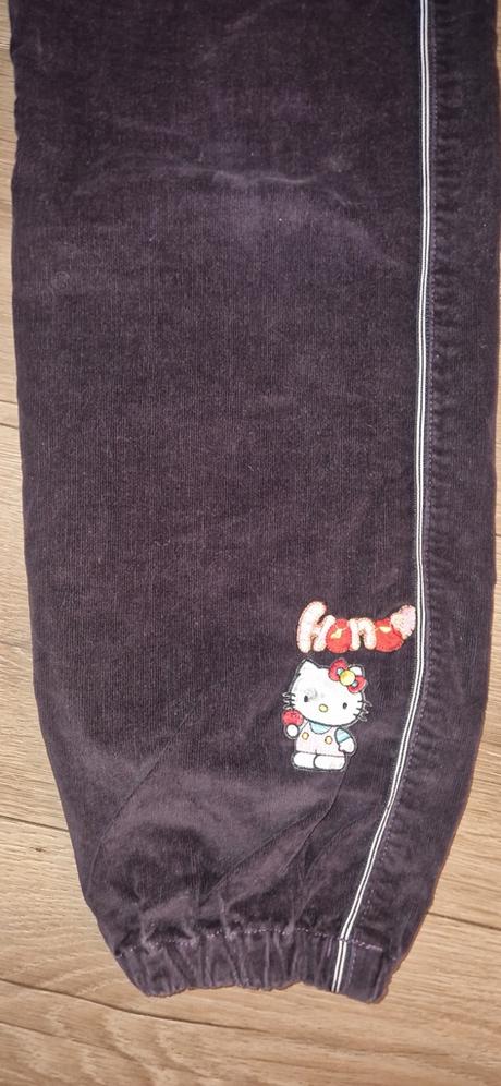 Fialové menžestráky, 152