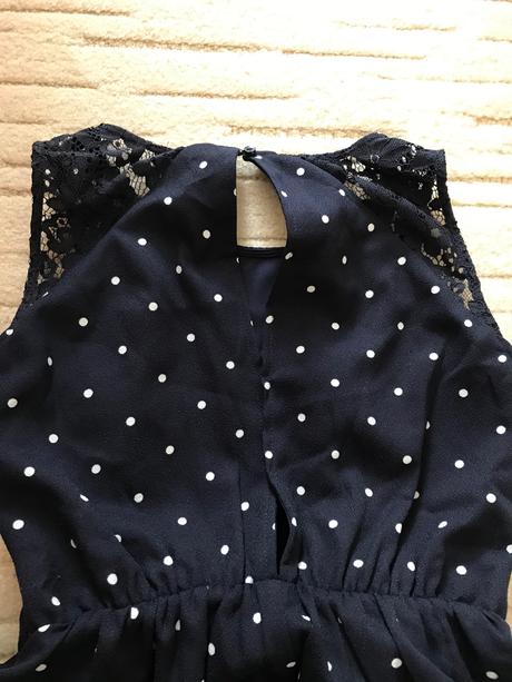 Saty s cipkou a vystrihom na chrbte, tally weijl,xs