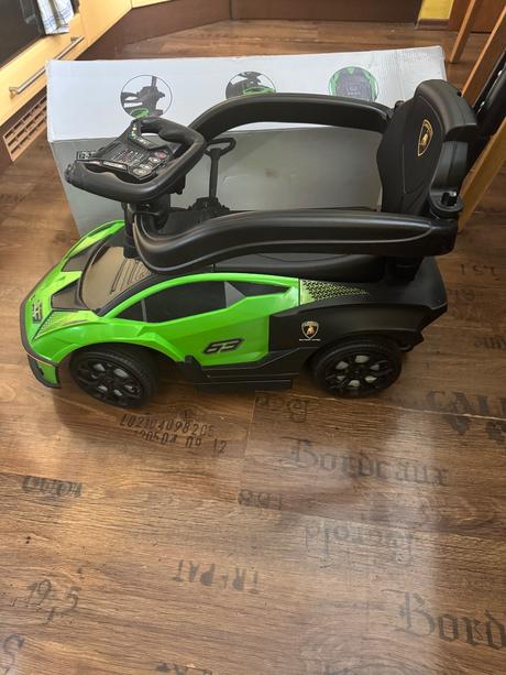 Odrážadlo autíčko lamborghini,