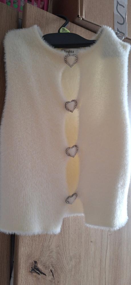 Vesta teplucka, mäkká 134/140., bershka,134