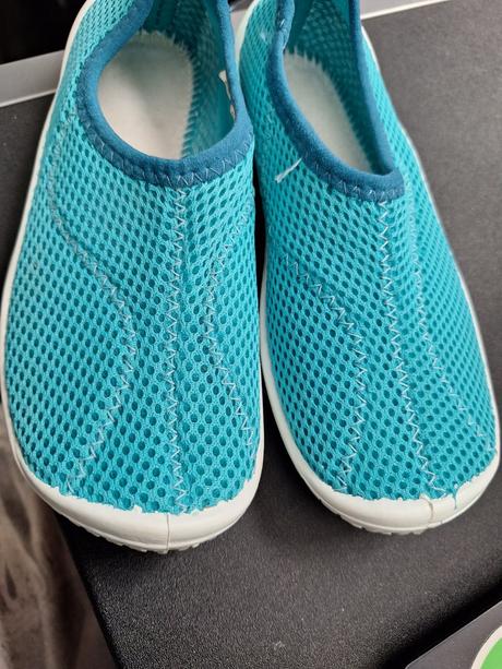 Topanky do vody tyrkysove, decathlon,28