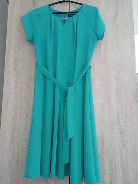 Tyrkysové šaty, 42
