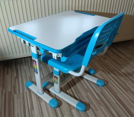 Rastúci stôl so stoličkou,