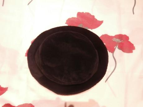 Elegantný, dámsky klobúčik/čiapka, m