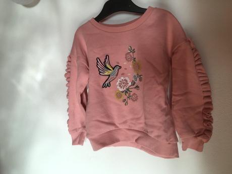 Svetríkov s volánikmi, primark,104