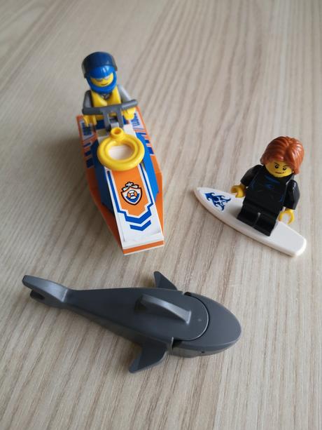 Lego city 60011 záchrana surfera,
