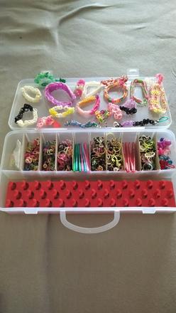 Kufrík s gumičkami na pletenie,