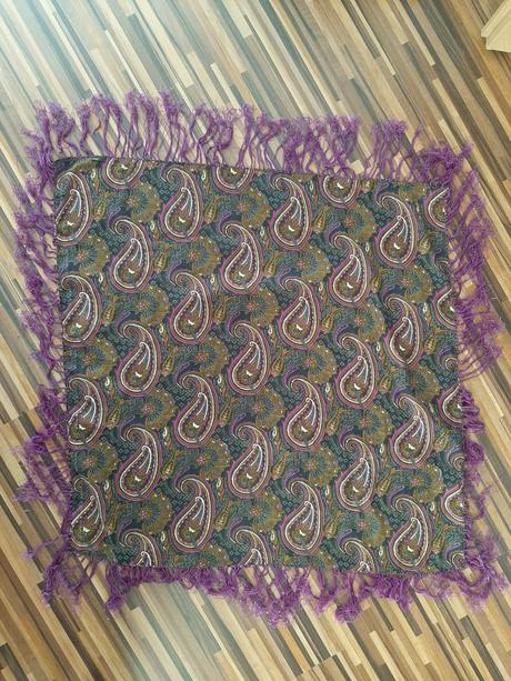 2 x šatka zo strapcami., 