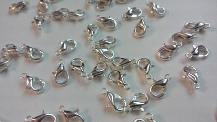 Karabinka strieborná 10 mm, 