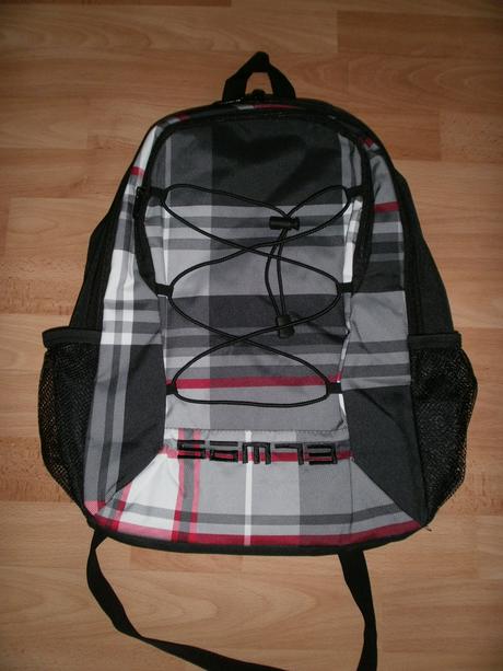 1x použitý batoh + rovnaký peračník grátis,