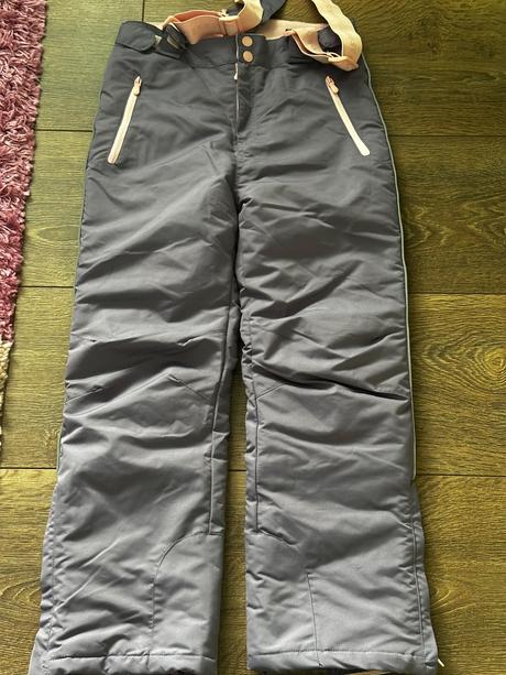 Ližiarske nohavice, 146