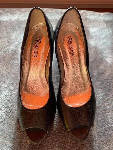 Otvorené lodičky, 39