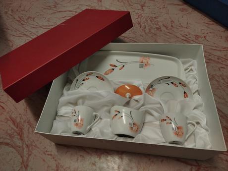 Nová súprava karlovarského porcelánu,