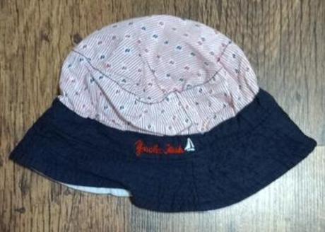 Klobúčik obvod 46cm dá sa stiahnuť na mensi, 74