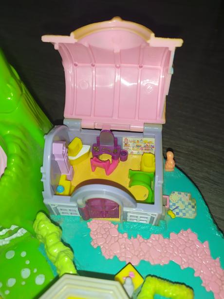 Polly pocket s magnetickou figurk movin' fairyland,