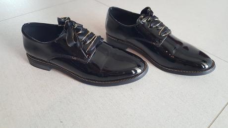 Lakované topánky, 38