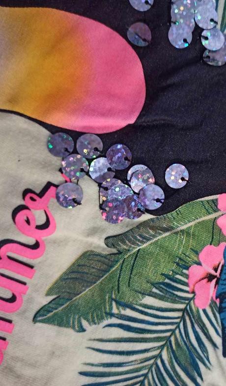 Tričko moderné, pár krát oblečené 134-140, 140