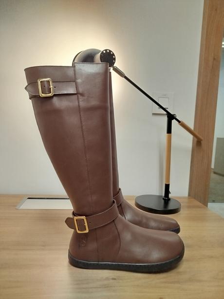 Shapen barefoot vysoké čižmy glam brown vegan, 40