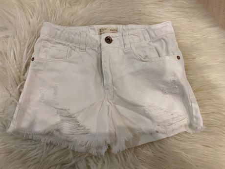 Biele šortky, zara,140