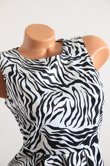 Elegantné čierno biele zebra šaty, s/m, m