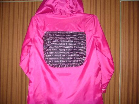 Prechodna vetrovka, sanrio,128