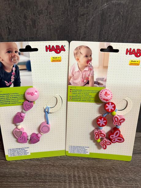 Haba - prívesky na cumlík srdiecka a motyle,