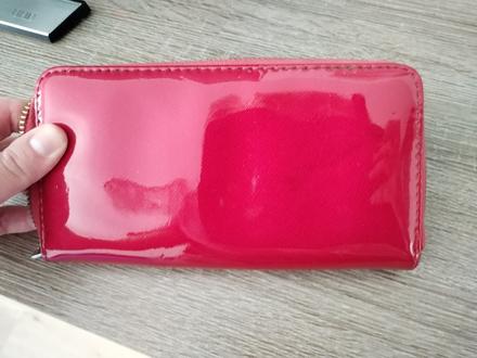 Lakovaná peňaženka 19x 10 cm, 