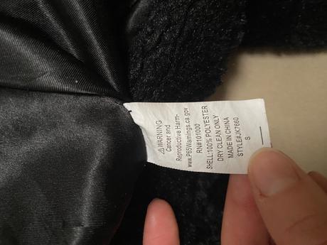 Čierna kožušinka s, s