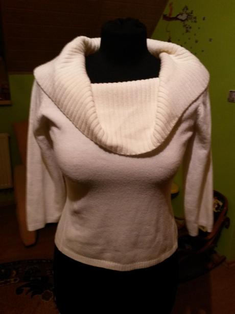 Sveter s golierom.trojštvrtove rukavy, etam,m