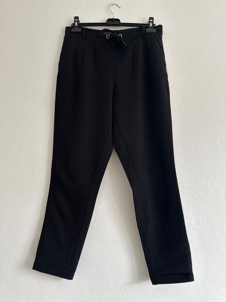 Nohavice so strieborným pásikom, takko,m