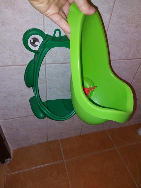 Detský nástenný prenosný pisoár žabka, 