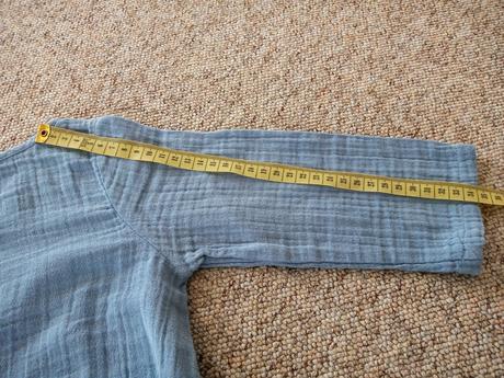 Mušelínové šaty, 128