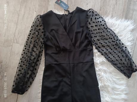 Elegantný, elastický overal, s