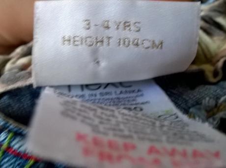 Rifle s kvetovanou výšivkou 104, next,104