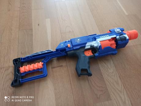 Nerf nstrike elite pištoľ stockade blaster,