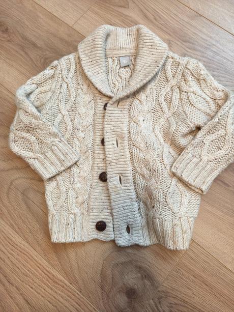 Kvalitny svetrik na gombiky., tu,80