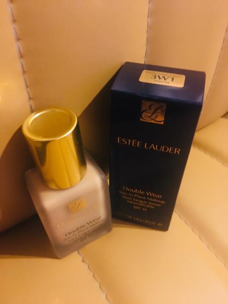 Estee lauder double wear stay in place makeup,
