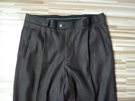 Tmavosivy pansky oblek, l