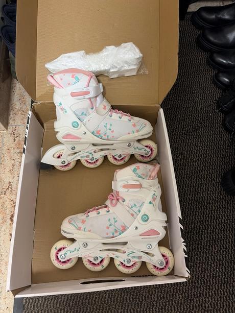 Dievčenské korčule, 37