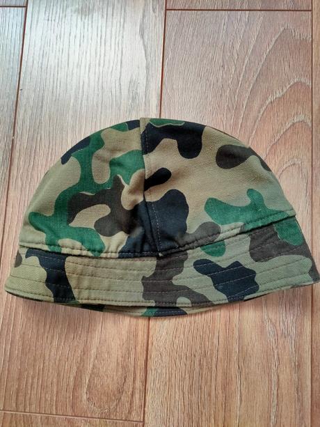 Klobúčik z maskačoviny, l