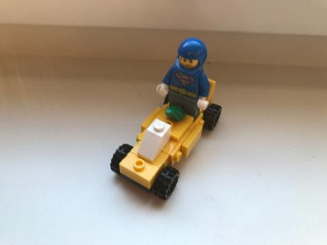 Lego -auticka 2 ks 5,5 cm a 6,5 cm + 2 ks panaciky,