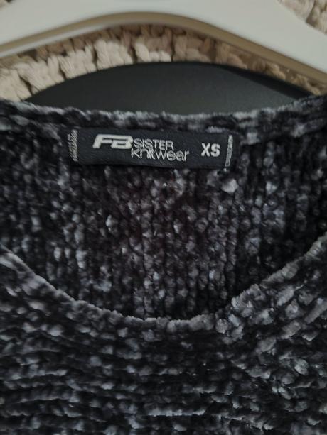 Fluffy svetrík, fishbone,xs